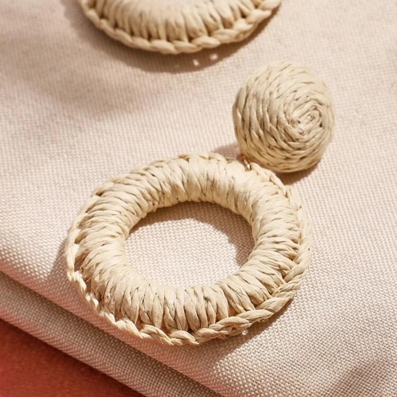 Braided Decor Earrings - Picture 4 of 5